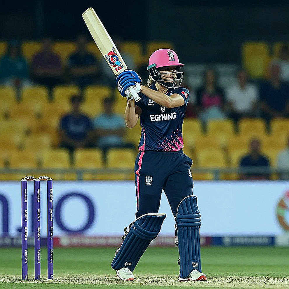 मिरपुर में 213/3: सदमान का 99*, दो बार लौटी रोशनी और एक ऐसा प्लेटफॉर्म जो गिनती में बड़ा, नतीजे में छोटा है
